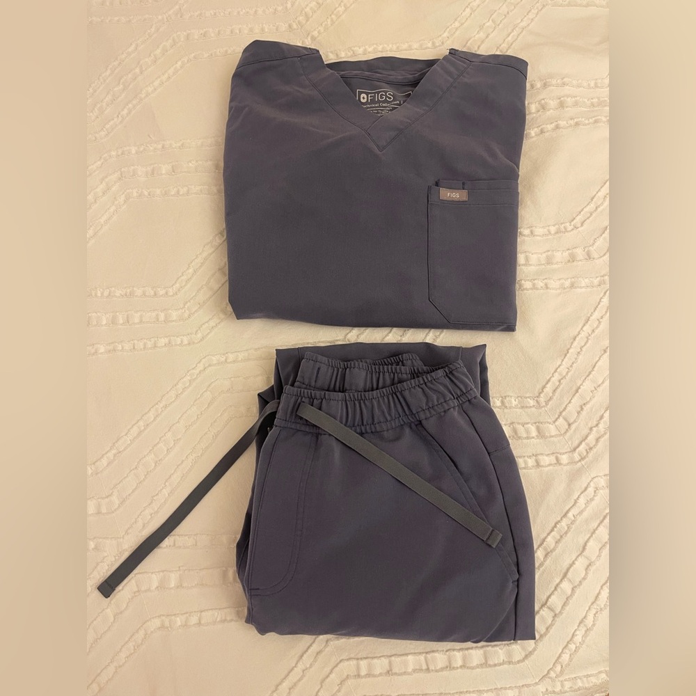 Men’s FIGS scrub set size S - LIMITED EDITION Space Navy - Picture 2 of 7